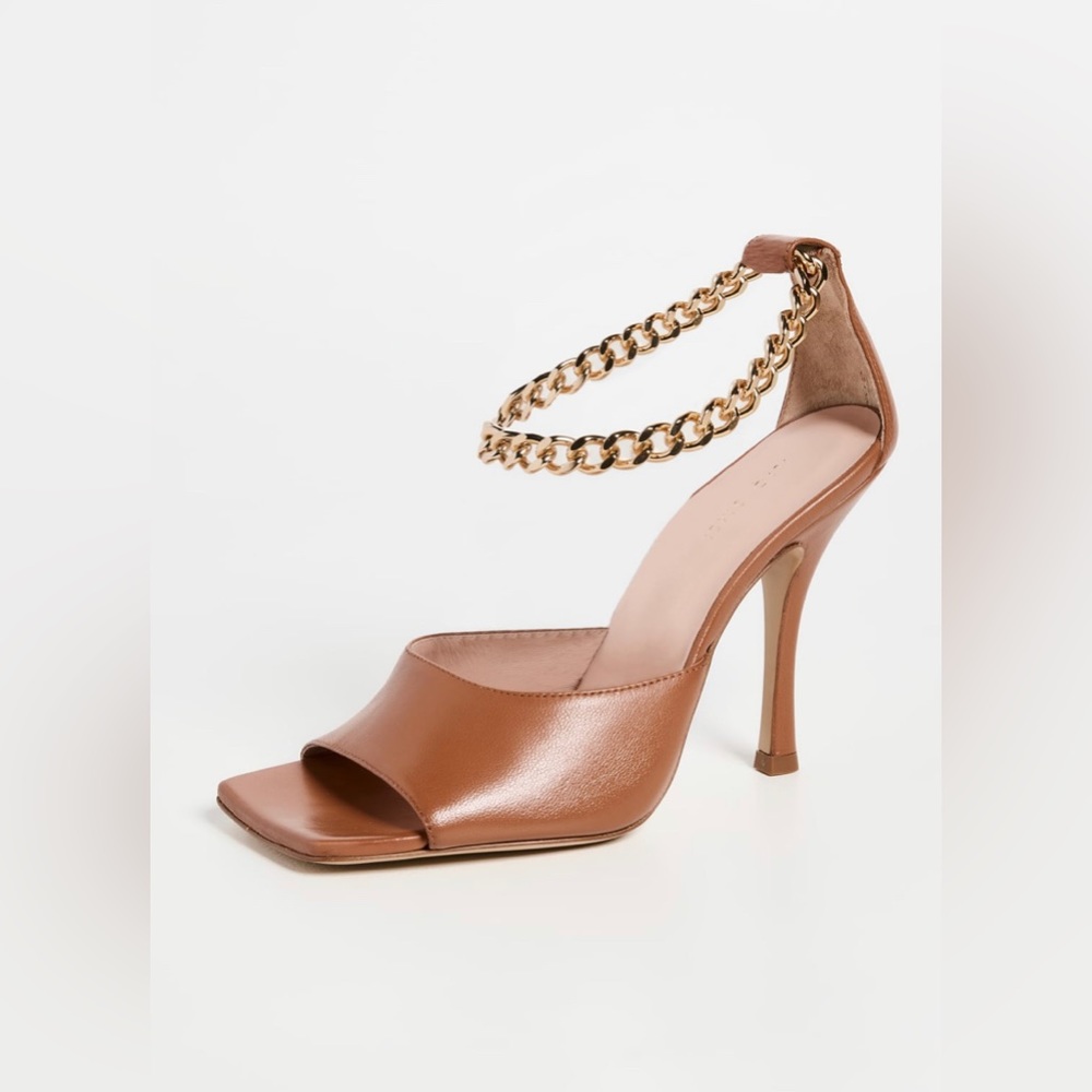 NWT - Ilio Smeraldo ankle chain heels cognac Size 6